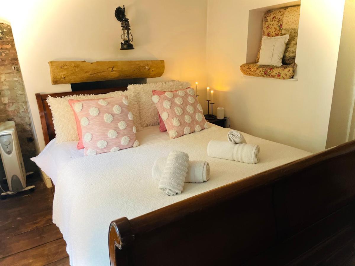 The Beehive, Ground Floor Apartment In Norfolk, No Shared Amenities Downham Market Exterior foto